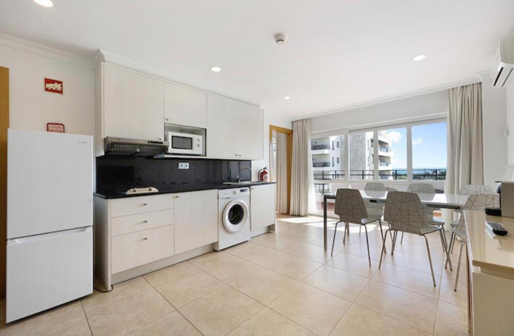Cozy Apartment With Seaview 300M From The Beach Portimao Ngoại thất bức ảnh